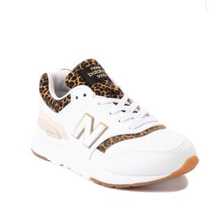 NEW BALANCE LEOPARD SNEAKERS SIZE 8.5